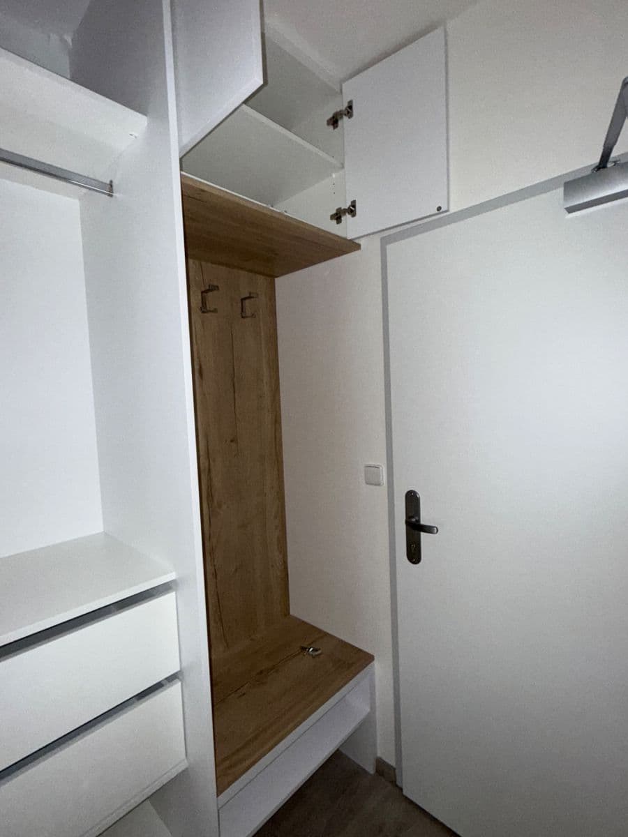 Pronájem bytu 1+kk 37 m², Nad Stráněmi, Zlín, Zlínský kraj Pronájem bytu 1+kk 37 m², Nad Stráněmi, Zlín, Zlínský kraj