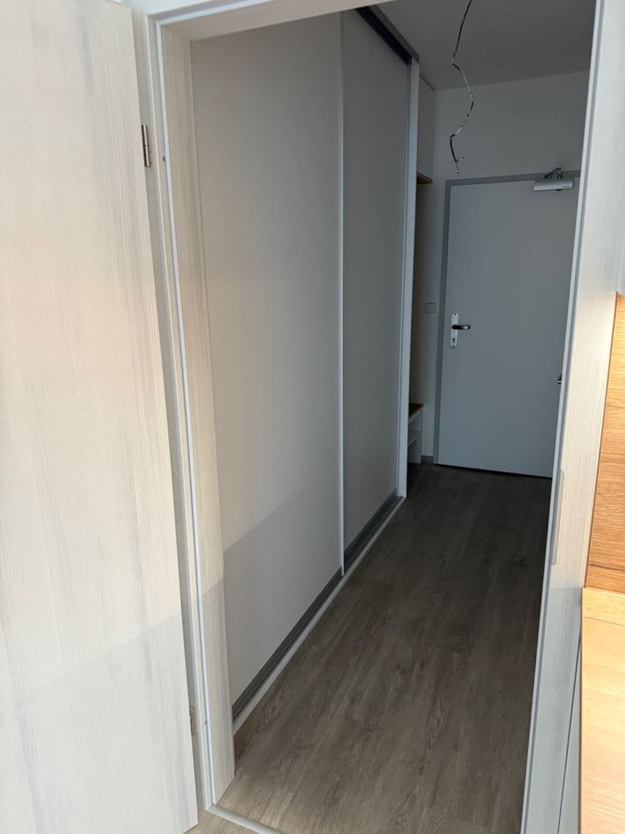Pronájem bytu 1+kk 37 m², Nad Stráněmi, Zlín, Zlínský kraj Pronájem bytu 1+kk 37 m², Nad Stráněmi, Zlín, Zlínský kraj