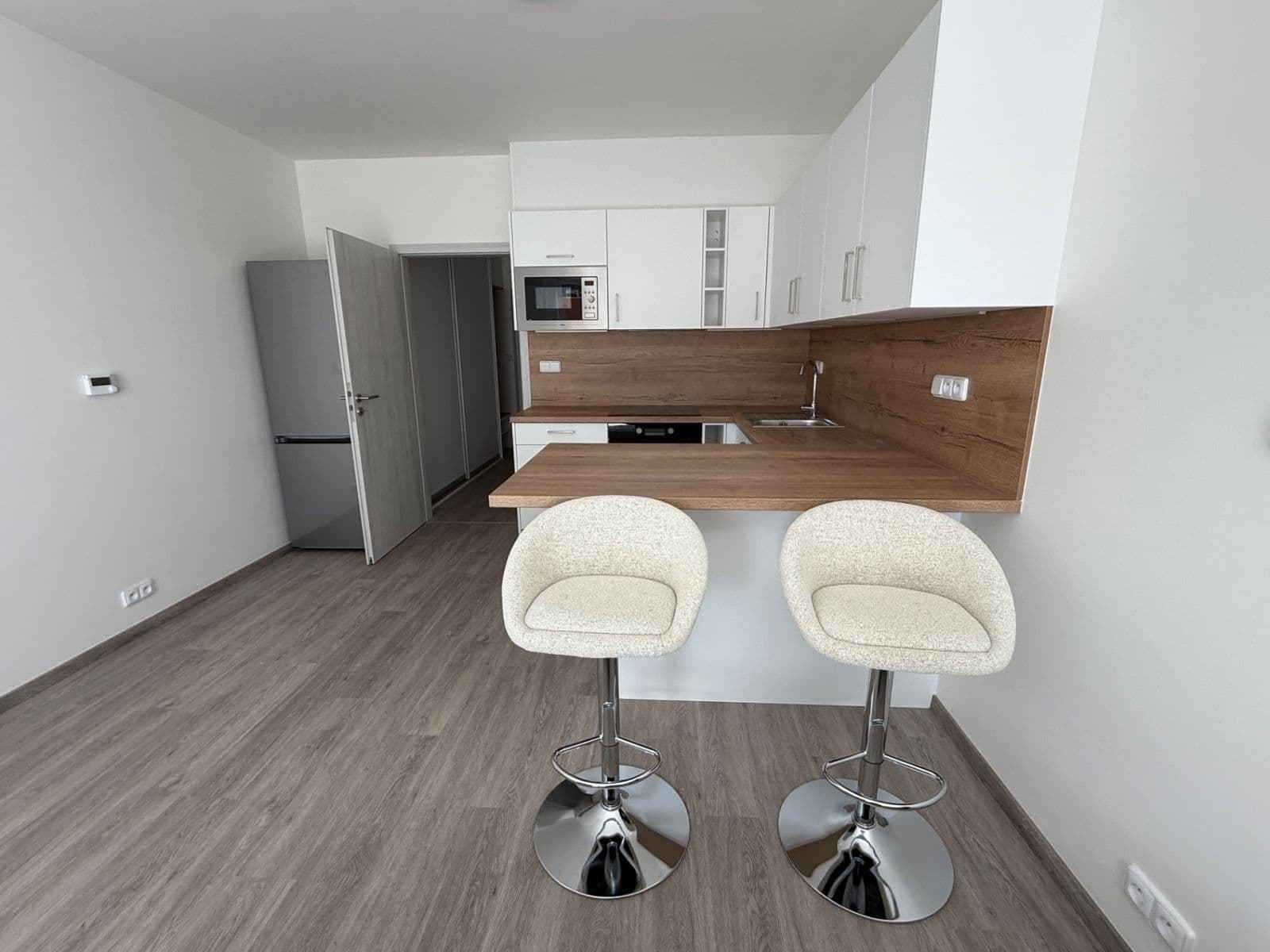 Pronájem bytu 1+kk 37 m², Nad Stráněmi, Zlín, Zlínský kraj Pronájem bytu 1+kk 37 m², Nad Stráněmi, Zlín, Zlínský kraj