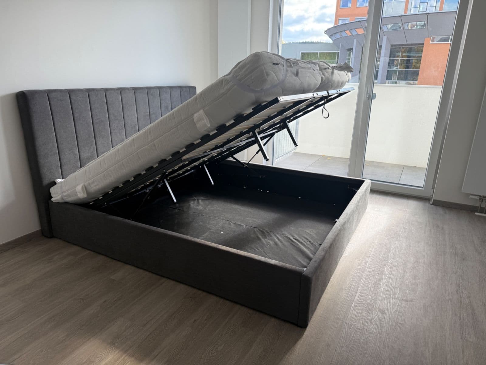 Pronájem bytu 1+kk 37 m², Nad Stráněmi, Zlín, Zlínský kraj Pronájem bytu 1+kk 37 m², Nad Stráněmi, Zlín, Zlínský kraj