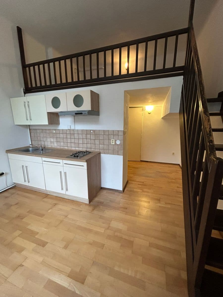 Prodej bytu 1+kk 20 m², Nedvědovo náměstí, Praha, Praha Prodej bytu 1+kk 20 m², Nedvědovo náměstí, Praha, Praha