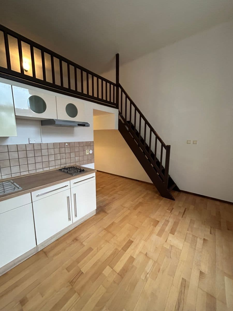 Prodej bytu 1+kk 20 m², Nedvědovo náměstí, Praha, Praha Prodej bytu 1+kk 20 m², Nedvědovo náměstí, Praha, Praha