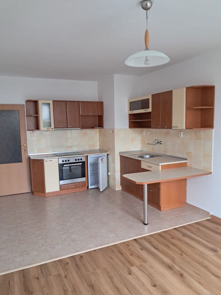 Pronájem bytu 1+kk 33 m², gen. Píky, Olomouc, Olomoucký kraj Pronájem bytu 1+kk 33 m², gen. Píky, Olomouc, Olomoucký kraj