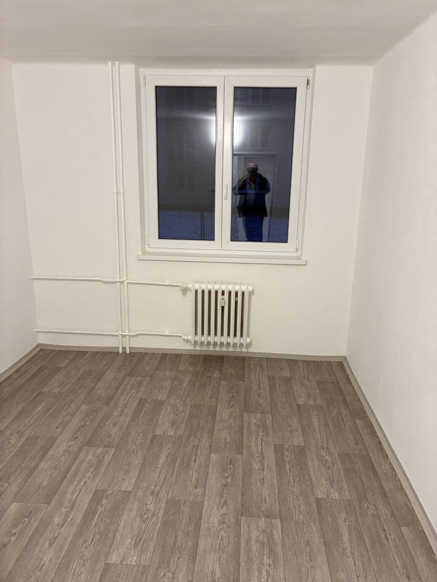 Pronájem bytu 4+kk 64 m², J. A. Komenského, Meziboří, Ústecký kraj Pronájem bytu 4+kk 64 m², J. A. Komenského, Meziboří, Ústecký kraj