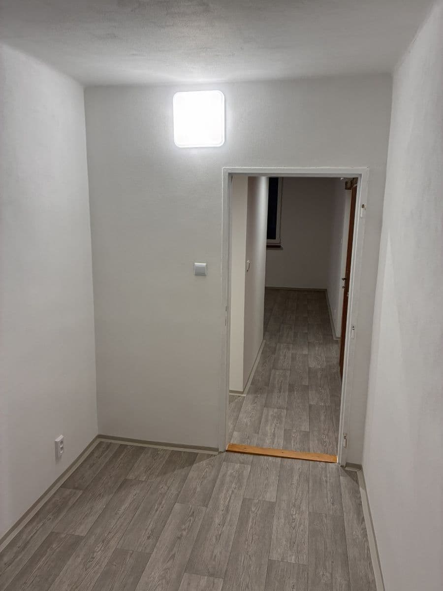 Pronájem bytu 4+kk 64 m², J. A. Komenského, Meziboří, Ústecký kraj Pronájem bytu 4+kk 64 m², J. A. Komenského, Meziboří, Ústecký kraj