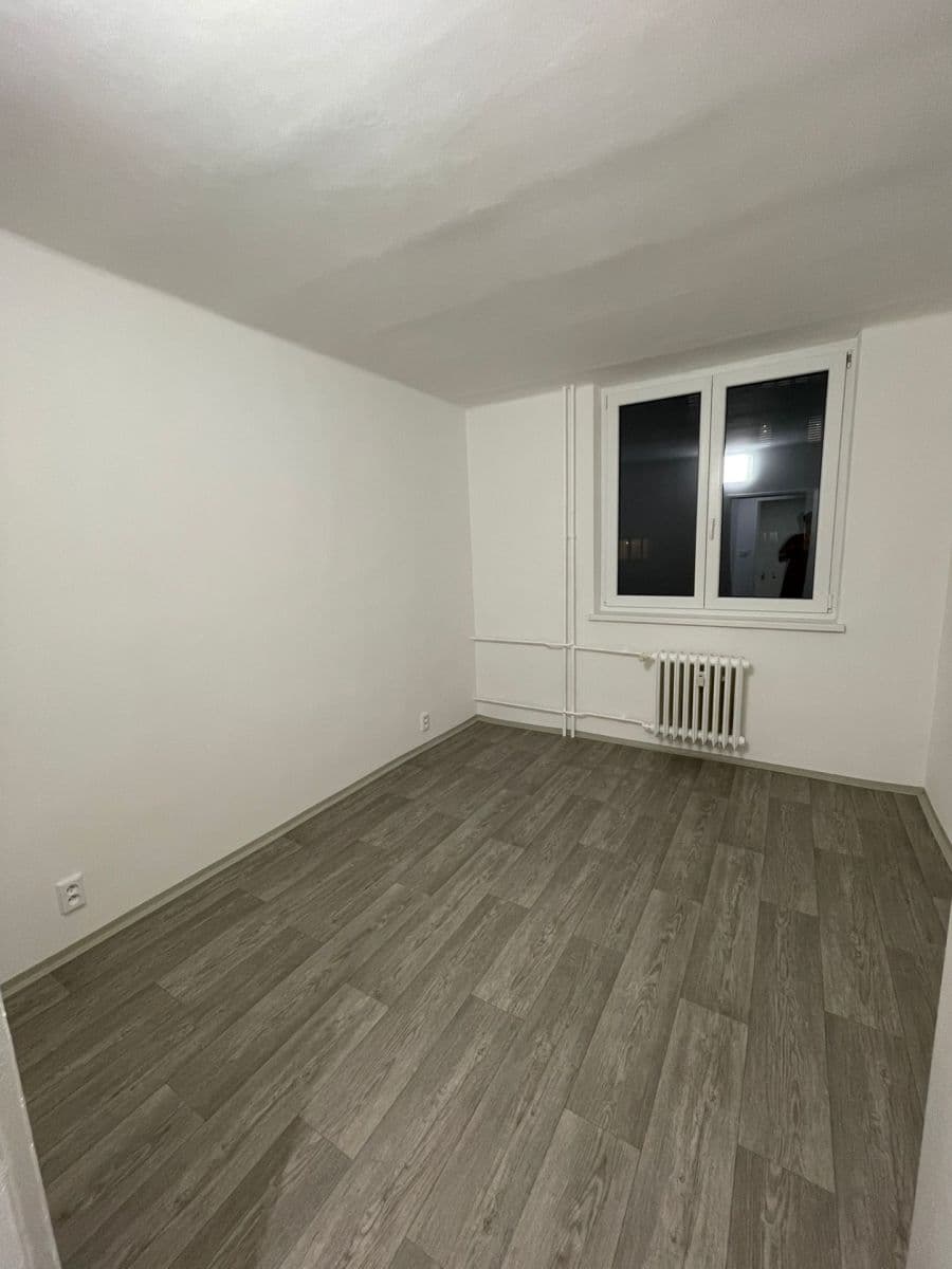 Pronájem bytu 4+kk 64 m², J. A. Komenského, Meziboří, Ústecký kraj Pronájem bytu 4+kk 64 m², J. A. Komenského, Meziboří, Ústecký kraj
