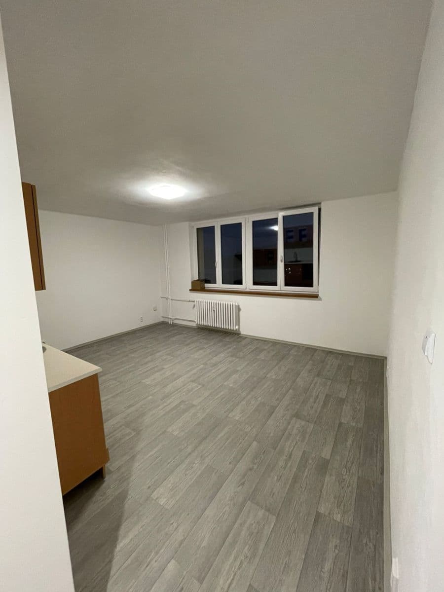 Pronájem bytu 4+kk 64 m², J. A. Komenského, Meziboří, Ústecký kraj Pronájem bytu 4+kk 64 m², J. A. Komenského, Meziboří, Ústecký kraj