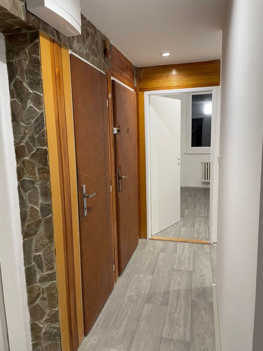 Pronájem bytu 4+kk 64 m², J. A. Komenského, Meziboří, Ústecký kraj Pronájem bytu 4+kk 64 m², J. A. Komenského, Meziboří, Ústecký kraj