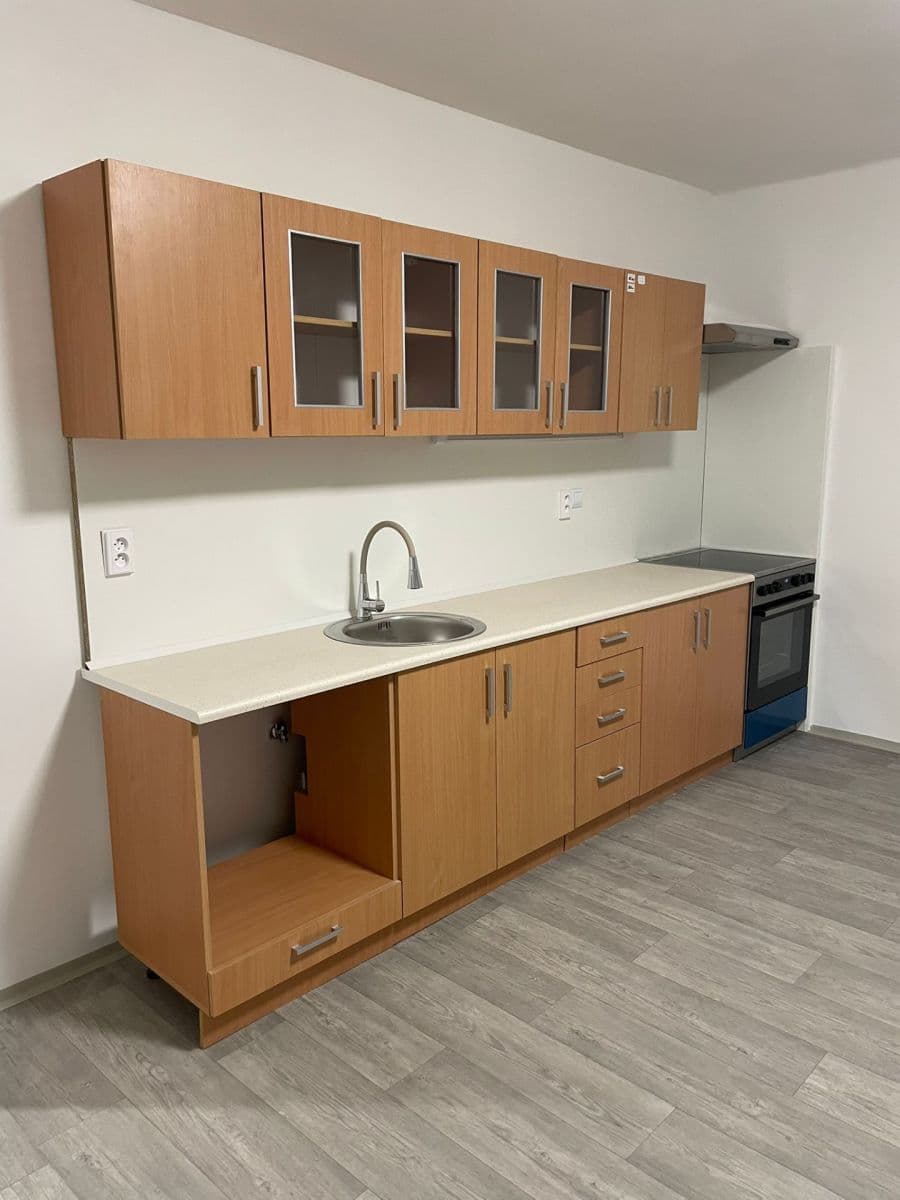 Pronájem bytu 4+kk 64 m², J. A. Komenského, Meziboří, Ústecký kraj Pronájem bytu 4+kk 64 m², J. A. Komenského, Meziboří, Ústecký kraj