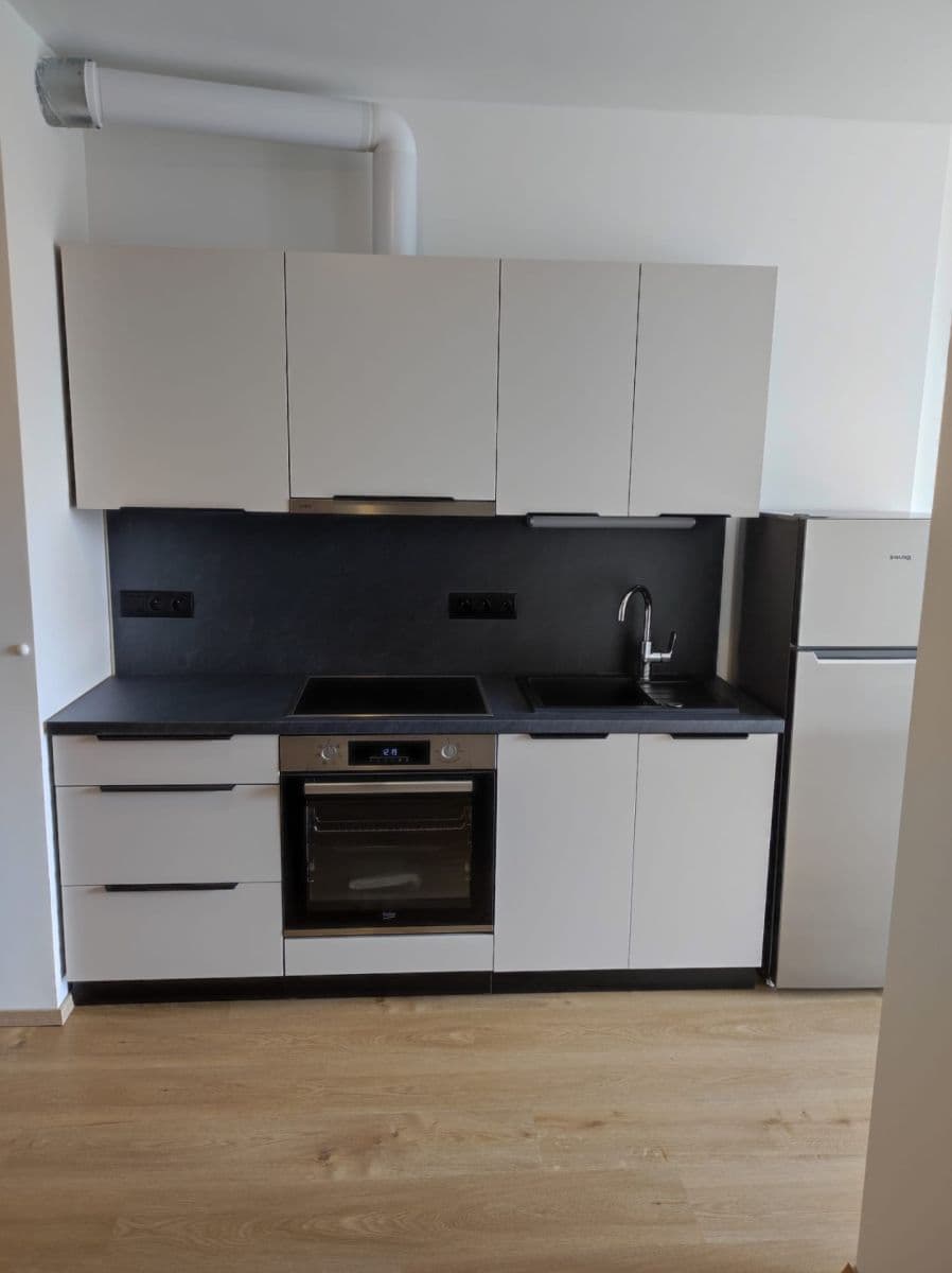 Pronájem bytu 1+kk 35 m², třída Generála Píky, Brno, Jihomoravský kraj Pronájem bytu 1+kk 35 m², třída Generála Píky, Brno, Jihomoravský kraj