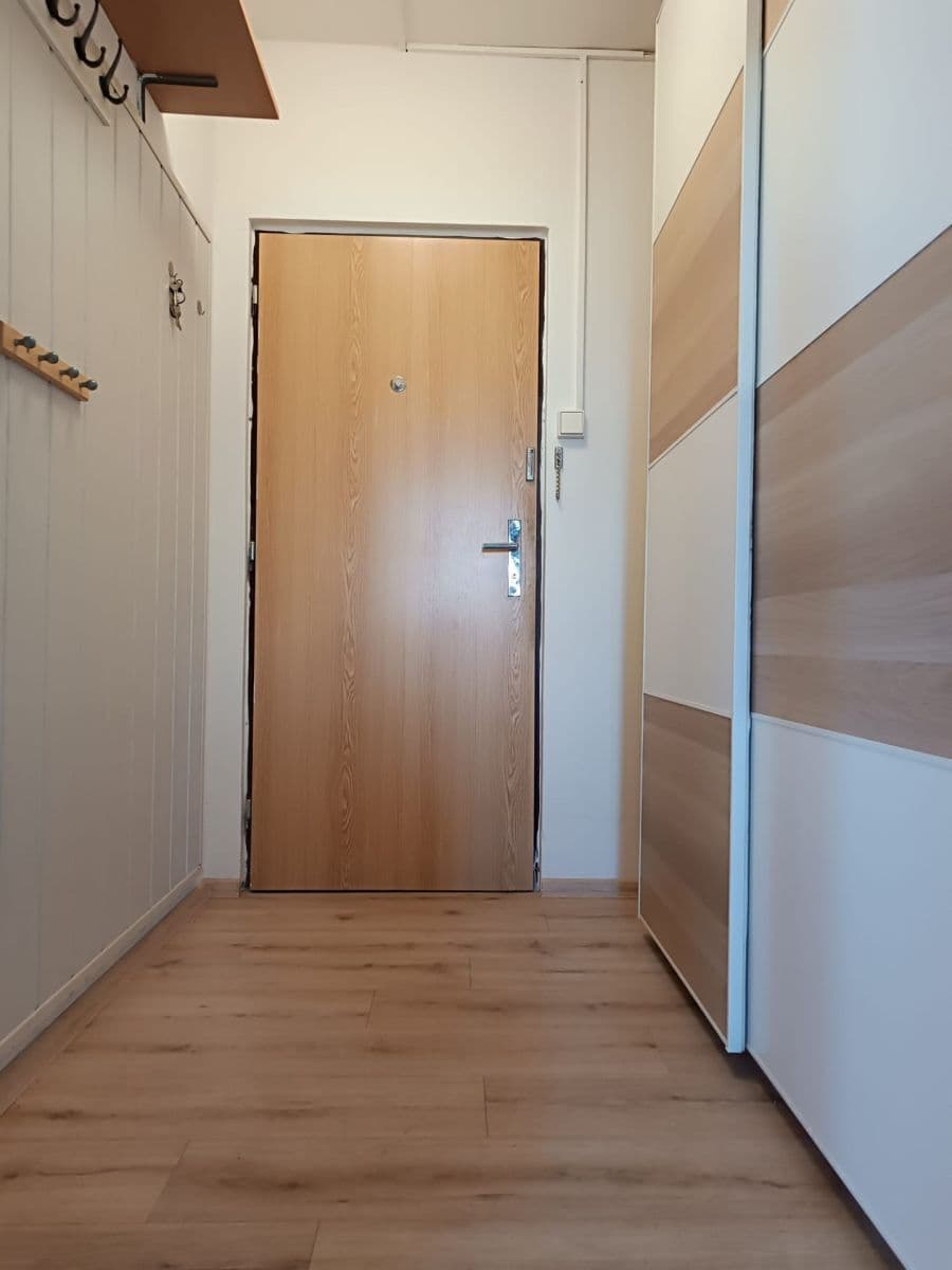 Pronájem bytu 3+1 77 m², Krosenská, Praha, Praha Pronájem bytu 3+1 77 m², Krosenská, Praha, Praha