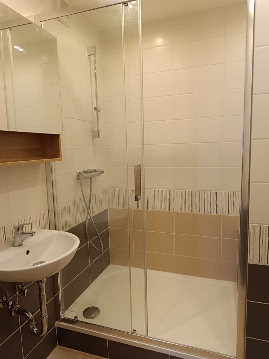 Pronájem bytu 3+1 77 m², Krosenská, Praha, Praha Pronájem bytu 3+1 77 m², Krosenská, Praha, Praha