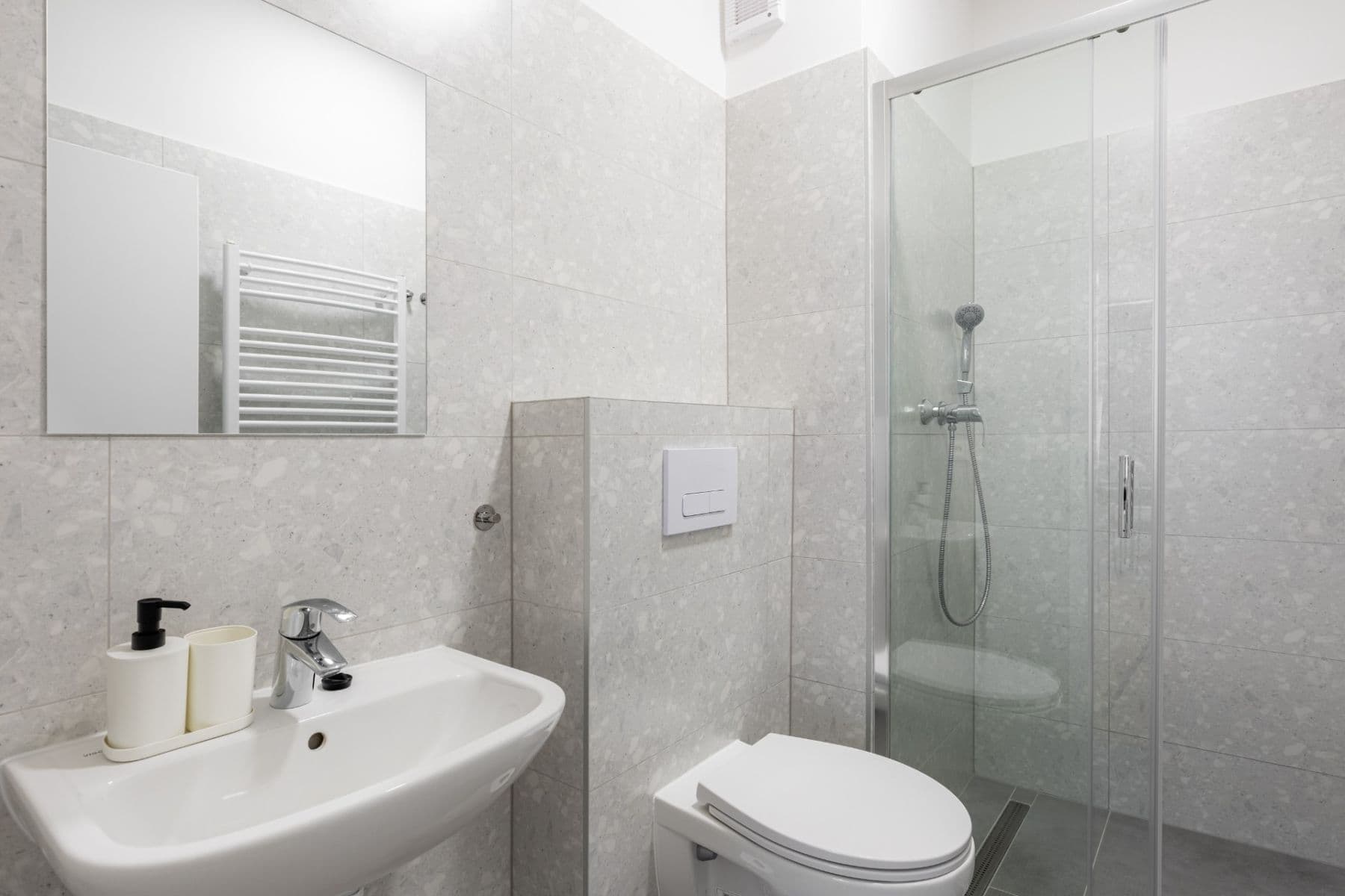 Pronájem bytu 2+1 40 m², Levická, Ružinov, Bratislavský kraj Pronájem bytu 2+1 40 m², Levická, Ružinov, Bratislavský kraj