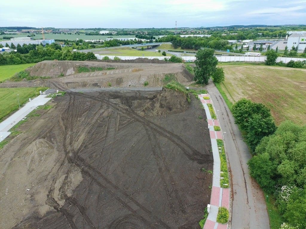 Prodej pozemku 9.610 m², Hlavní, Úžice, Středočeský kraj Prodej pozemku 9.610 m², Hlavní, Úžice, Středočeský kraj