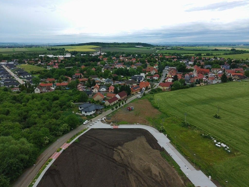 Prodej pozemku 9.610 m², Hlavní, Úžice, Středočeský kraj Prodej pozemku 9.610 m², Hlavní, Úžice, Středočeský kraj