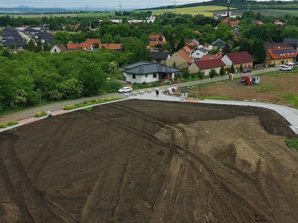 Prodej pozemku 9.610 m², Hlavní, Úžice, Středočeský kraj Prodej pozemku 9.610 m², Hlavní, Úžice, Středočeský kraj