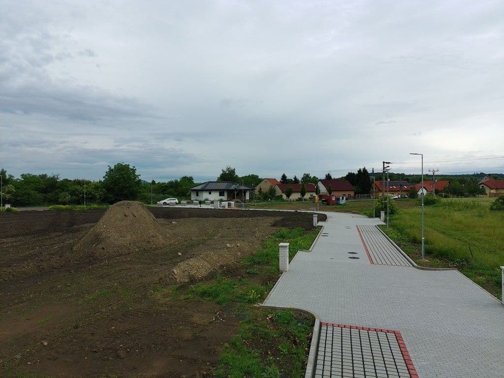 Prodej pozemku 9.610 m², Hlavní, Úžice, Středočeský kraj Prodej pozemku 9.610 m², Hlavní, Úžice, Středočeský kraj