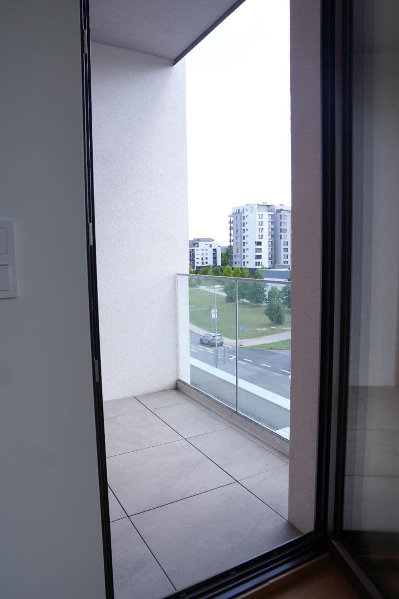 Pronájem bytu 1+kk 43 m², V Třešňovce, Praha, Praha Pronájem bytu 1+kk 43 m², V Třešňovce, Praha, Praha