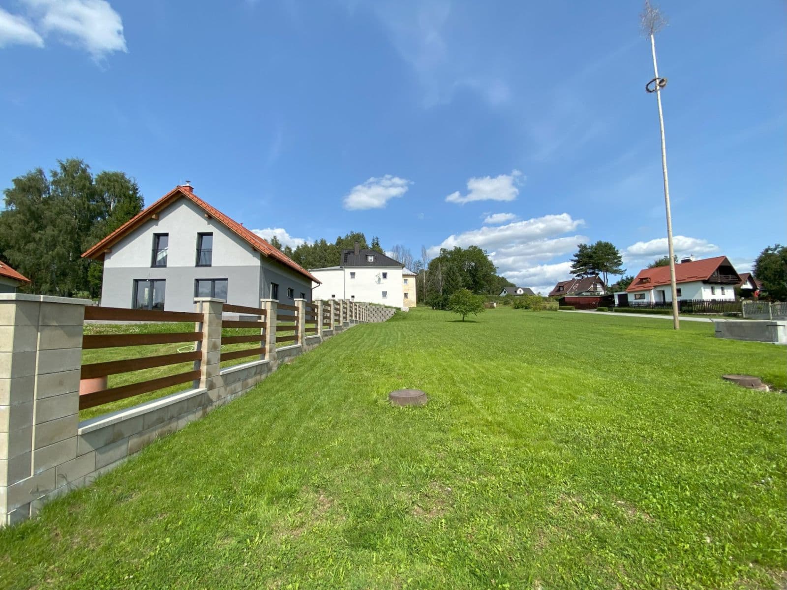 Prodej domu 153 m², pozemek 650 m², Horní Planá, Jihočeský kraj Prodej domu 153 m², pozemek 650 m², Horní Planá, Jihočeský kraj