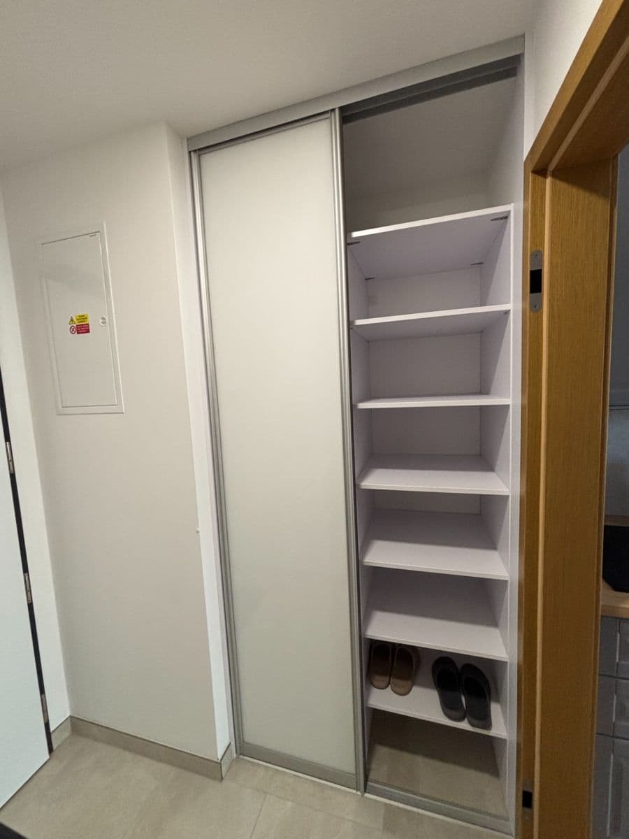 Pronájem bytu 1+kk 33 m², Vladimíra Kobranova, Praha, Praha Pronájem bytu 1+kk 33 m², Vladimíra Kobranova, Praha, Praha