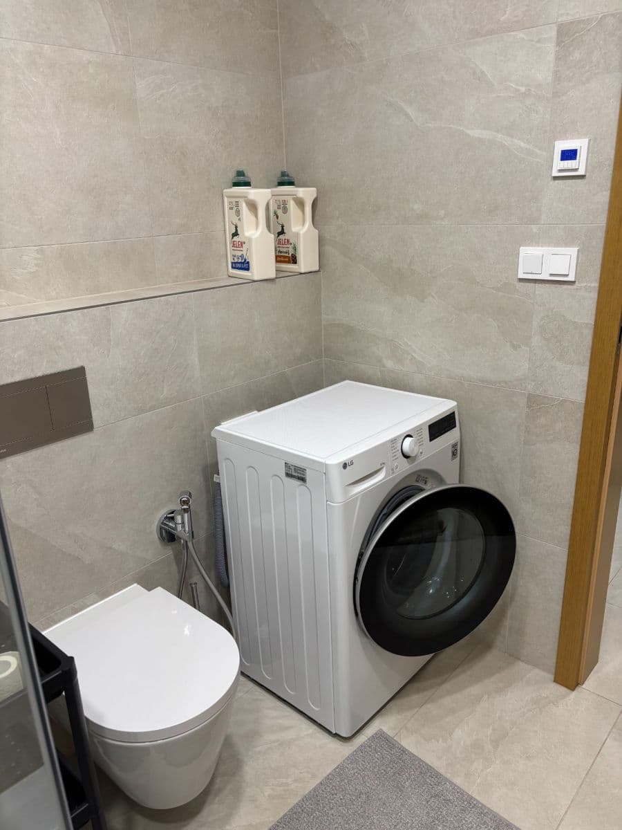 Pronájem bytu 1+kk 33 m², Vladimíra Kobranova, Praha, Praha Pronájem bytu 1+kk 33 m², Vladimíra Kobranova, Praha, Praha