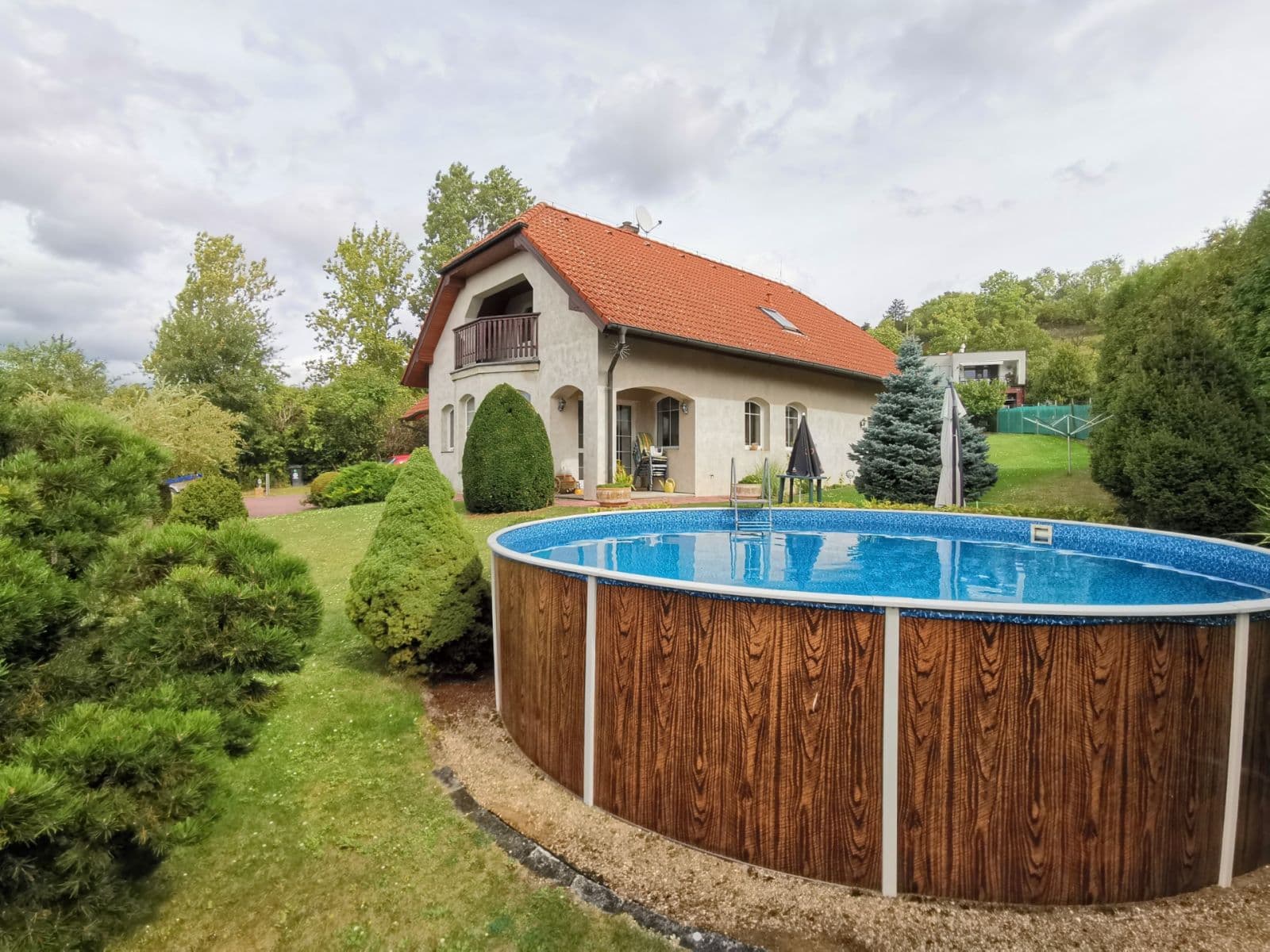 Prodej domu 282 m², pozemek 3.345 m², Přerov nad Labem, Středočeský kraj Prodej domu 282 m², pozemek 3.345 m², Přerov nad Labem, Středočeský kraj