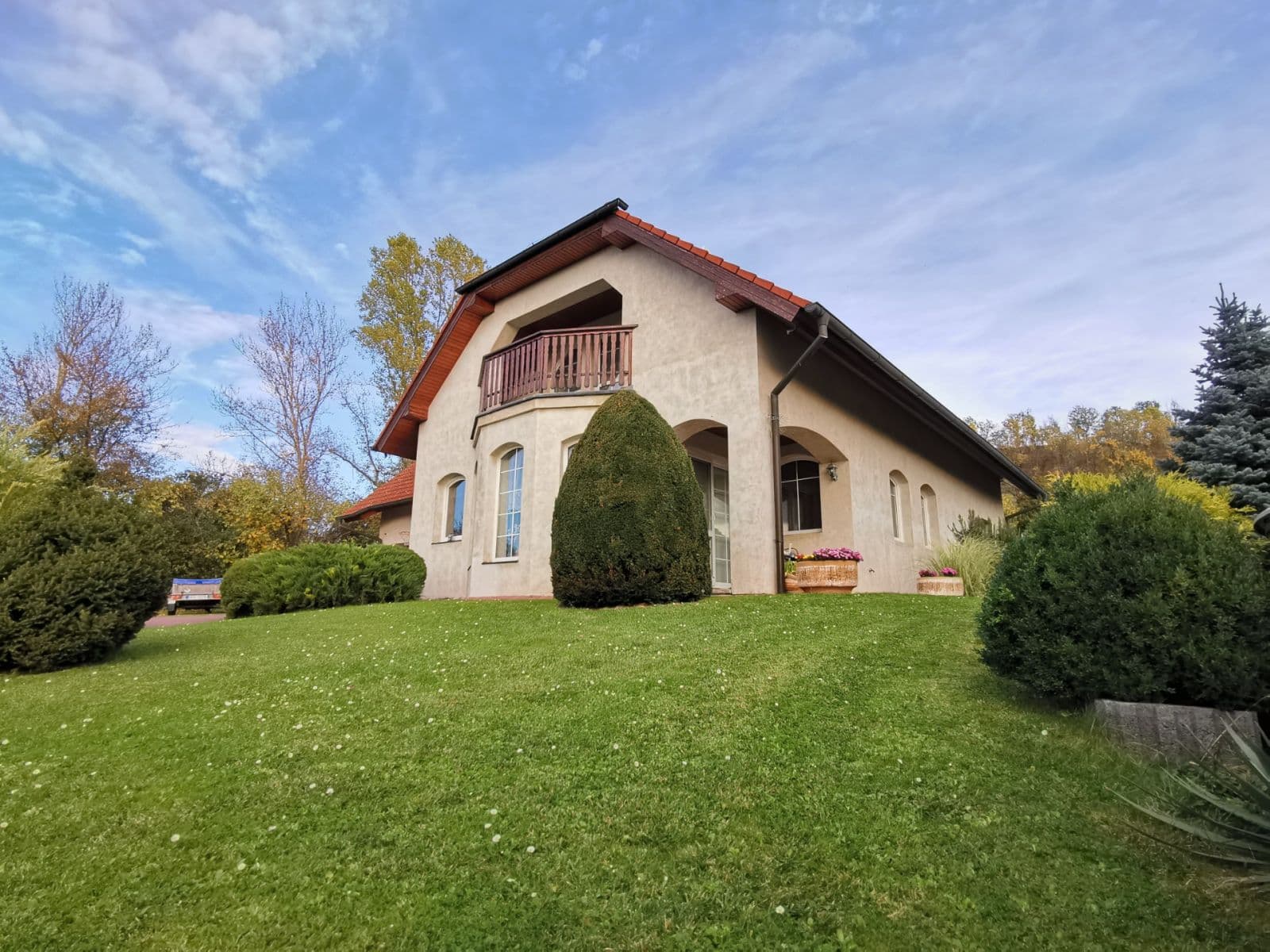 Prodej domu 282 m², pozemek 3.345 m², Přerov nad Labem, Středočeský kraj Prodej domu 282 m², pozemek 3.345 m², Přerov nad Labem, Středočeský kraj