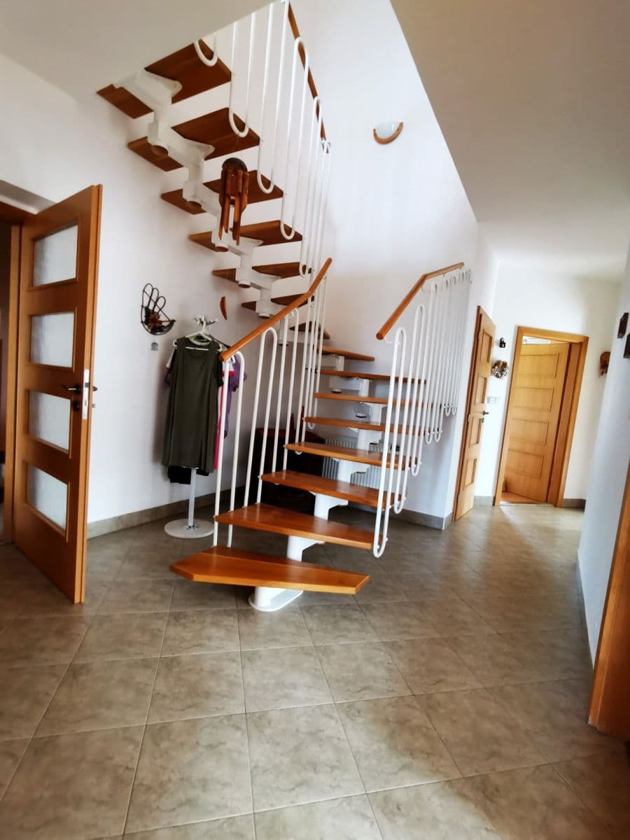 Prodej domu 282 m², pozemek 2.150 m², Přerov nad Labem, Středočeský kraj Prodej domu 282 m², pozemek 2.150 m², Přerov nad Labem, Středočeský kraj