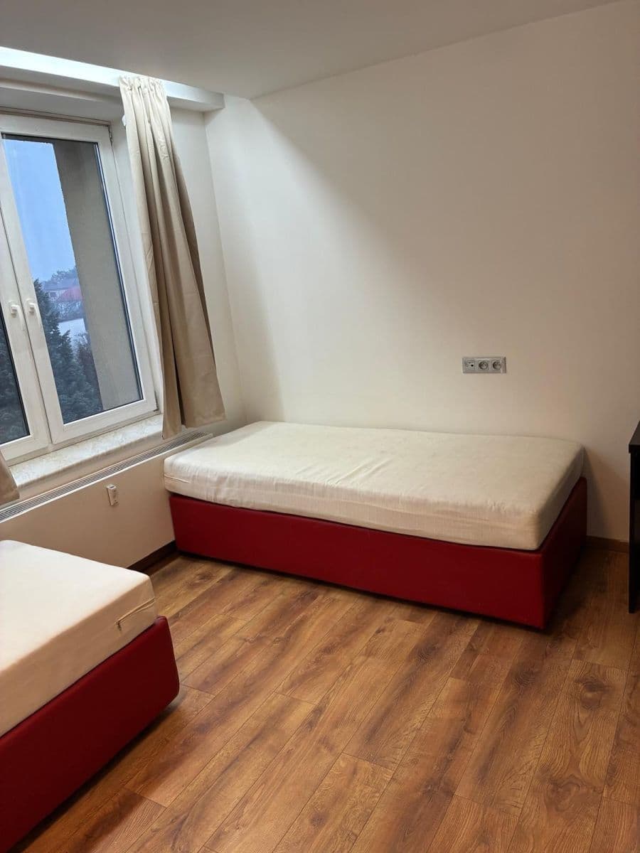Pronájem bytu 1+kk 30 m², Suchdolské náměstí, Praha, Praha Pronájem bytu 1+kk 30 m², Suchdolské náměstí, Praha, Praha