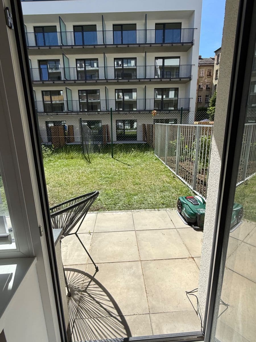 Pronájem bytu 1+kk 28 m², Spolková, Brno, Jihomoravský kraj Pronájem bytu 1+kk 28 m², Spolková, Brno, Jihomoravský kraj