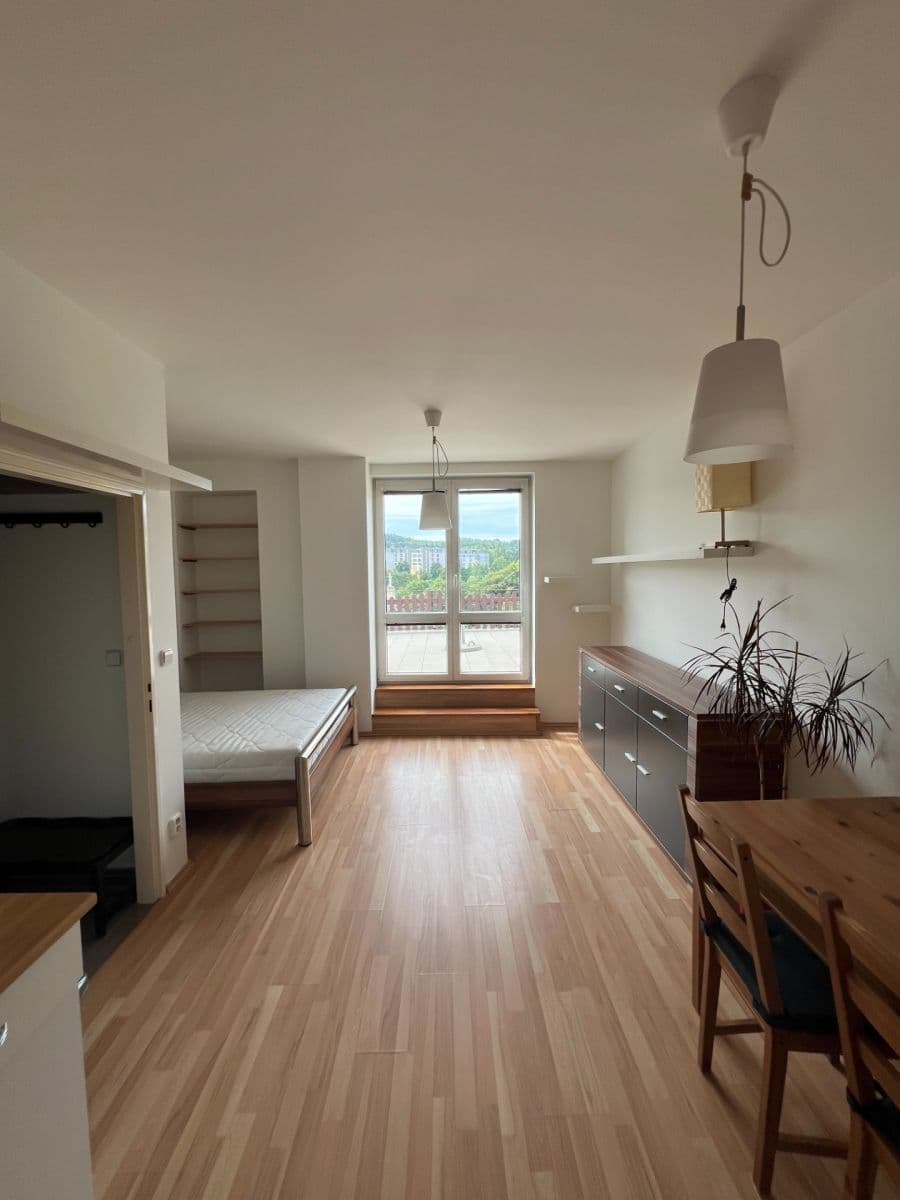 Pronájem bytu 1+kk 55 m², Pod Homolkou, Praha, Praha Pronájem bytu 1+kk 55 m², Pod Homolkou, Praha, Praha