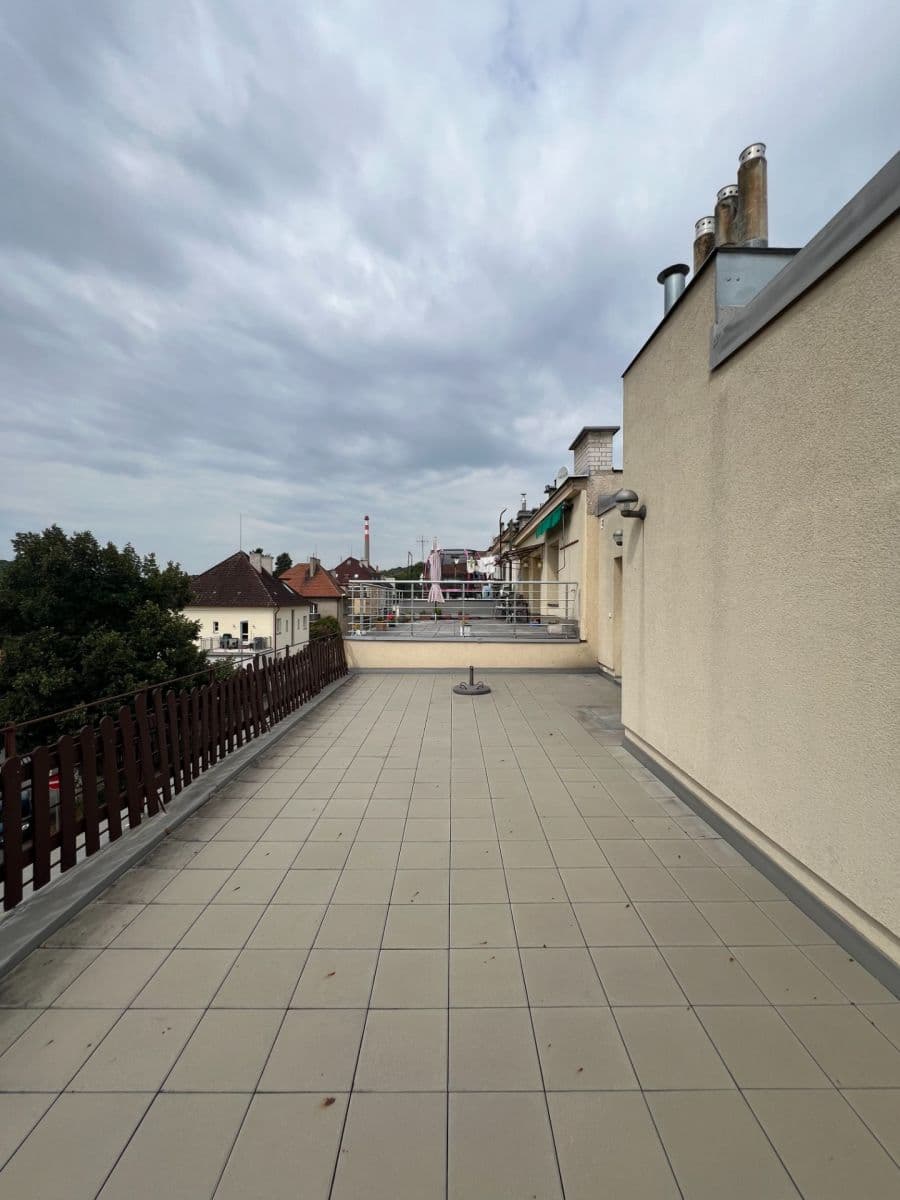 Pronájem bytu 1+kk 55 m², Pod Homolkou, Praha, Praha Pronájem bytu 1+kk 55 m², Pod Homolkou, Praha, Praha