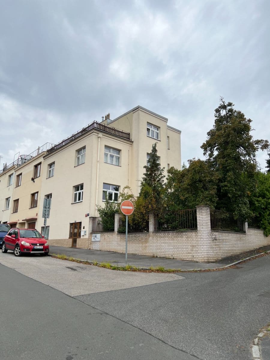 Pronájem bytu 1+kk 55 m², Pod Homolkou, Praha, Praha Pronájem bytu 1+kk 55 m², Pod Homolkou, Praha, Praha