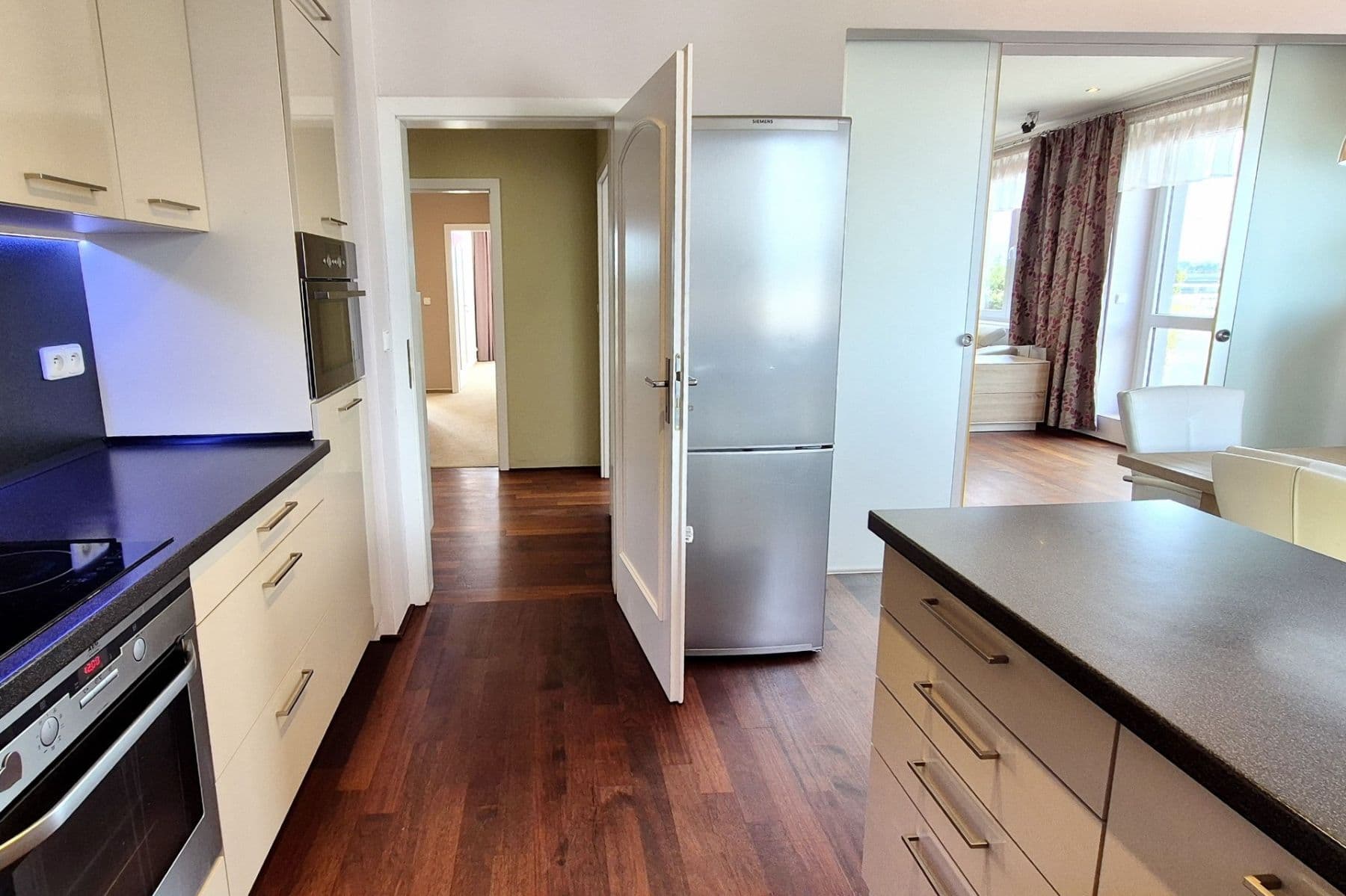 Pronájem bytu 4+1 116 m², U Kříže, Praha, Praha Pronájem bytu 4+1 116 m², U Kříže, Praha, Praha