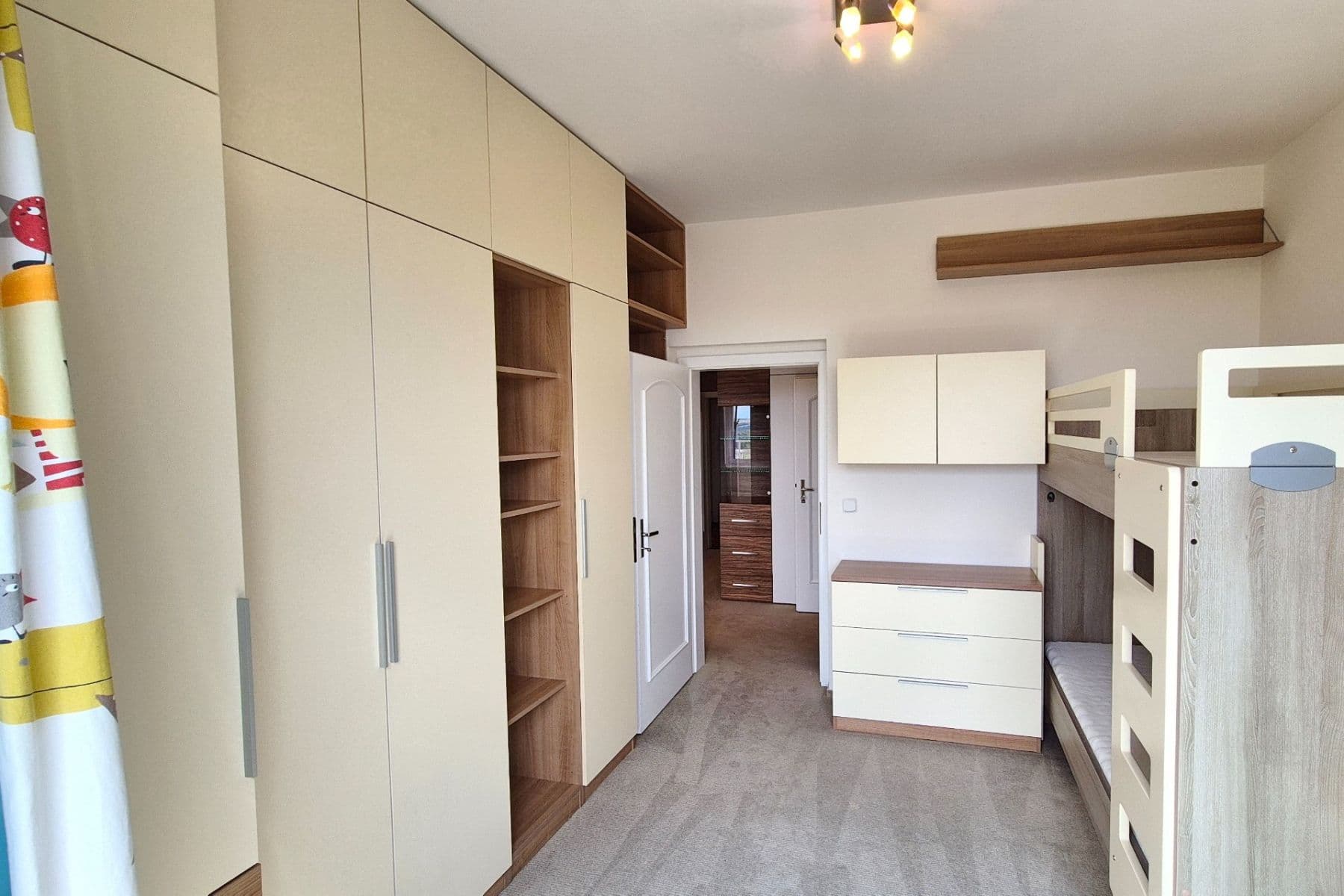 Pronájem bytu 4+1 116 m², U Kříže, Praha, Praha Pronájem bytu 4+1 116 m², U Kříže, Praha, Praha