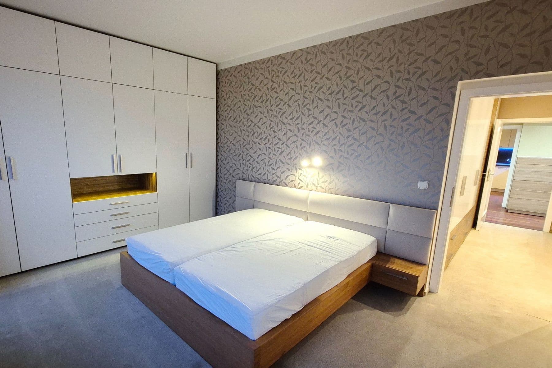 Pronájem bytu 4+1 116 m², U Kříže, Praha, Praha Pronájem bytu 4+1 116 m², U Kříže, Praha, Praha