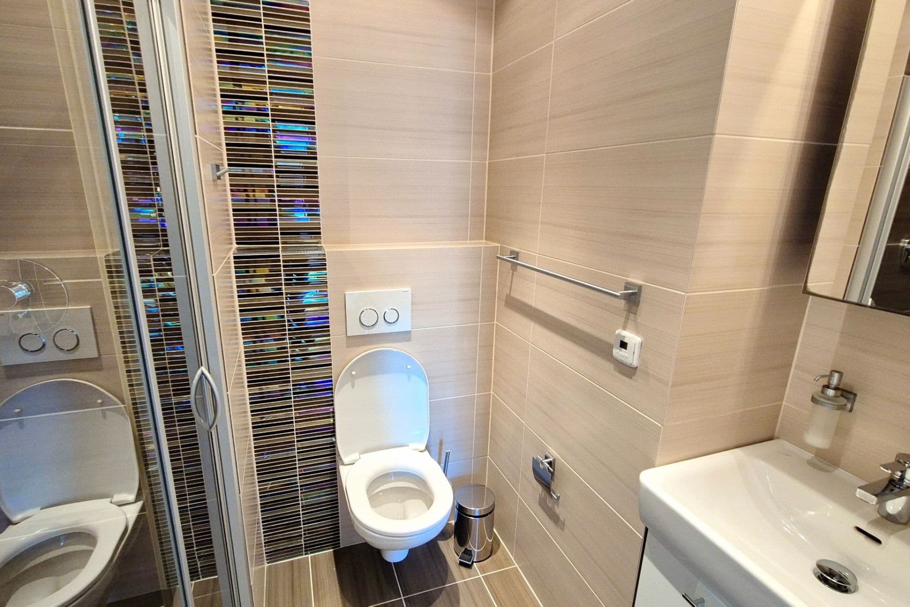 Pronájem bytu 4+1 116 m², U Kříže, Praha, Praha Pronájem bytu 4+1 116 m², U Kříže, Praha, Praha