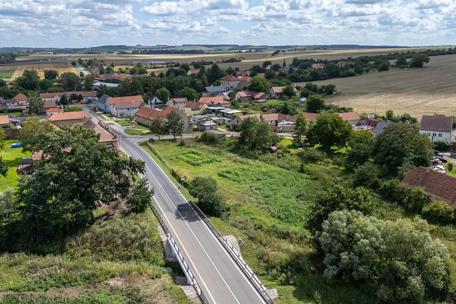 Prodej pozemku 1.161 m², Ješín, Velvary, Středočeský kraj Prodej pozemku 1.161 m², Ješín, Velvary, Středočeský kraj