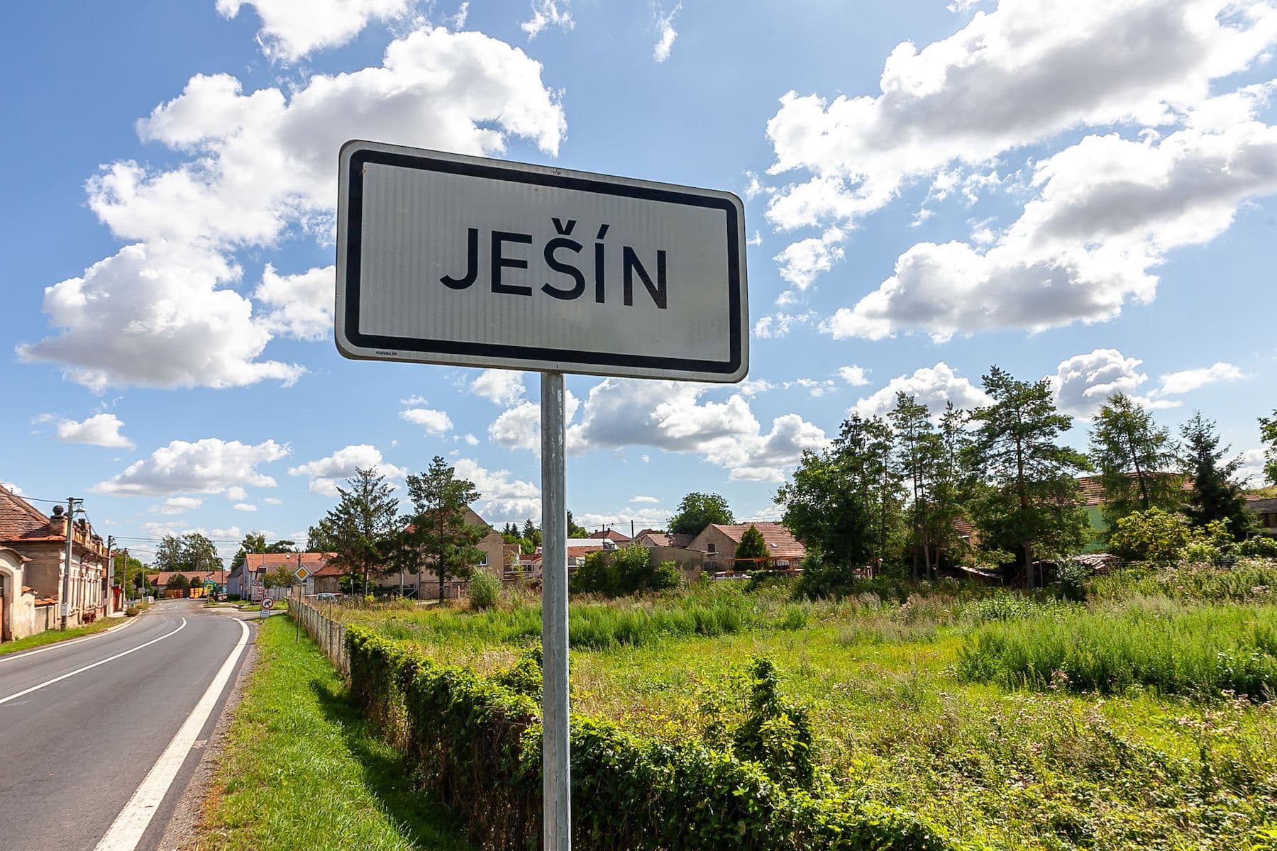 Prodej pozemku 1.161 m², Ješín, Velvary, Středočeský kraj Prodej pozemku 1.161 m², Ješín, Velvary, Středočeský kraj