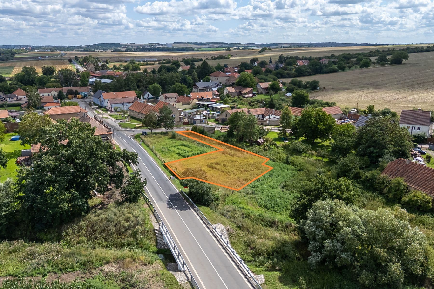 Prodej pozemku 1.161 m², Ješín, Velvary, Středočeský kraj Prodej pozemku 1.161 m², Ješín, Velvary, Středočeský kraj