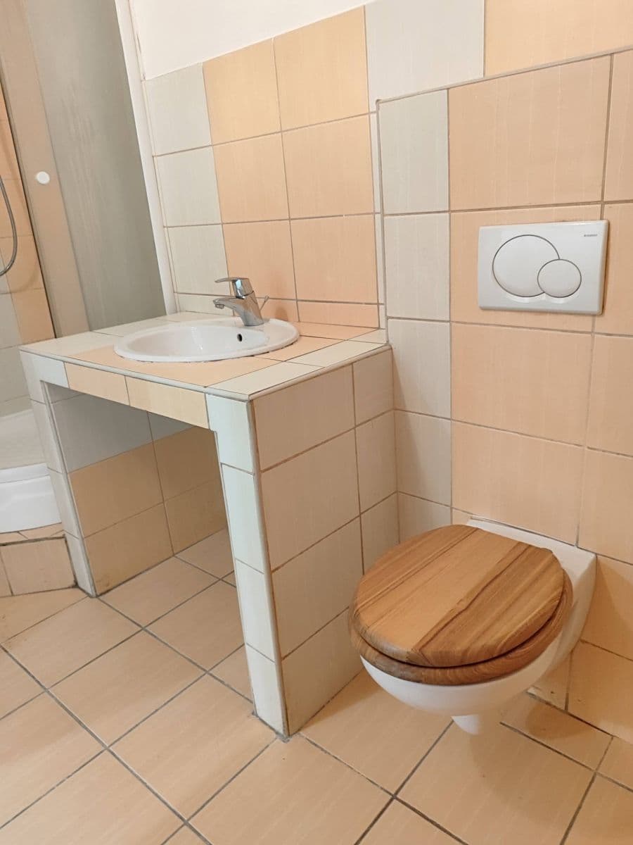 Pronájem bytu 2+kk 60 m², Švabinského, Valašské Meziříčí, Zlínský kraj Pronájem bytu 2+kk 60 m², Švabinského, Valašské Meziříčí, Zlínský kraj