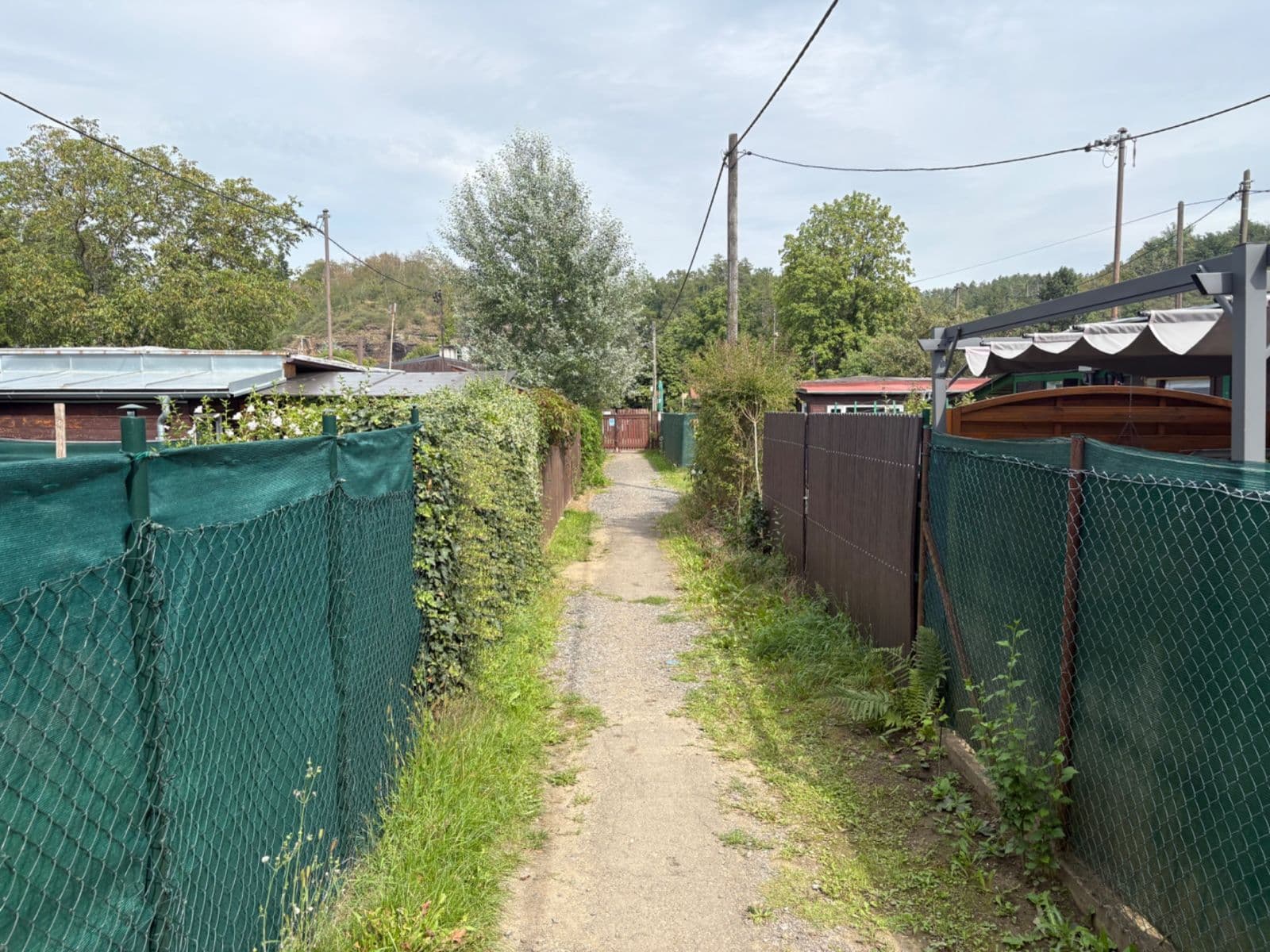 Prodej chaty, chalupy 16 m², pozemek 30 m², Jedličkovy Lázně, Černošice, Středočeský kraj Prodej chaty, chalupy 16 m², pozemek 30 m², Jedličkovy Lázně, Černošice, Středočeský kraj