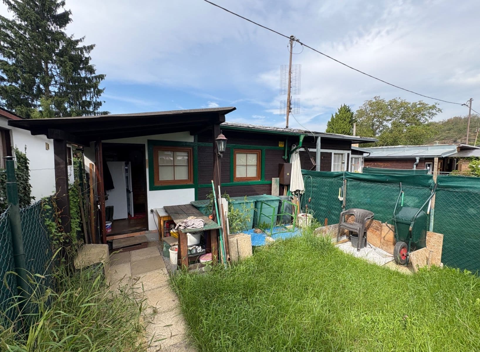 Prodej chaty, chalupy 16 m², pozemek 30 m², Jedličkovy Lázně, Černošice, Středočeský kraj Prodej chaty, chalupy 16 m², pozemek 30 m², Jedličkovy Lázně, Černošice, Středočeský kraj