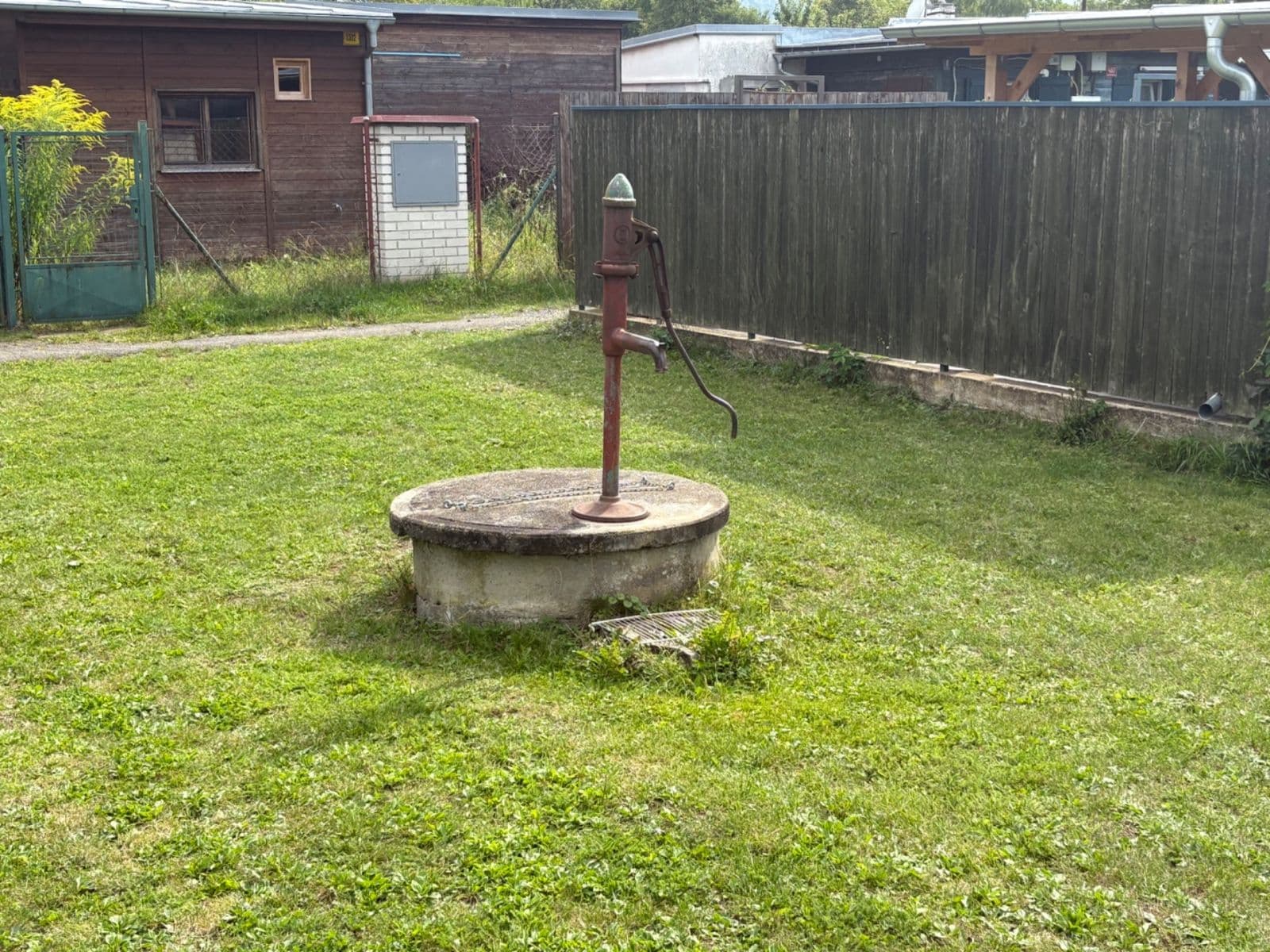 Prodej chaty, chalupy 16 m², pozemek 30 m², Jedličkovy Lázně, Černošice, Středočeský kraj Prodej chaty, chalupy 16 m², pozemek 30 m², Jedličkovy Lázně, Černošice, Středočeský kraj