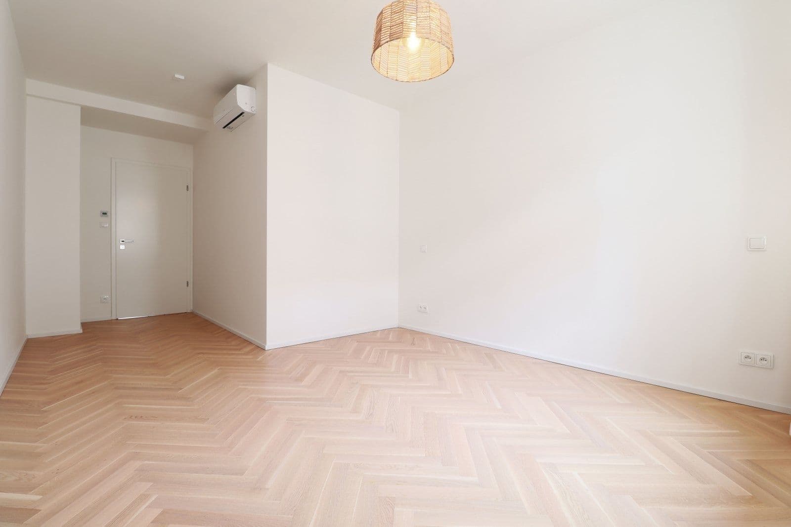 Pronájem bytu 3+kk 75 m², Křižíkova, Praha, Praha Pronájem bytu 3+kk 75 m², Křižíkova, Praha, Praha