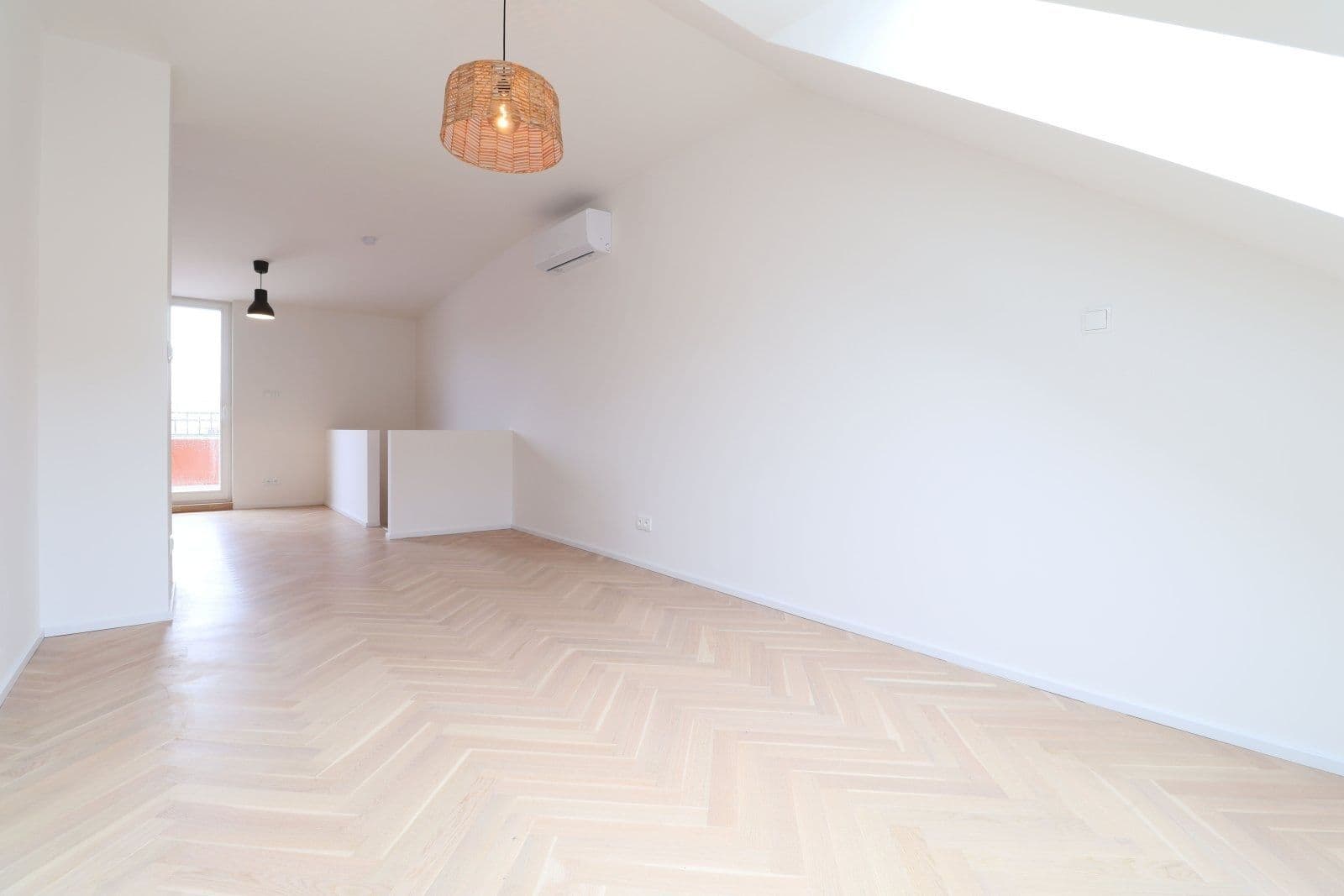 Pronájem bytu 3+kk 75 m², Křižíkova, Praha, Praha Pronájem bytu 3+kk 75 m², Křižíkova, Praha, Praha