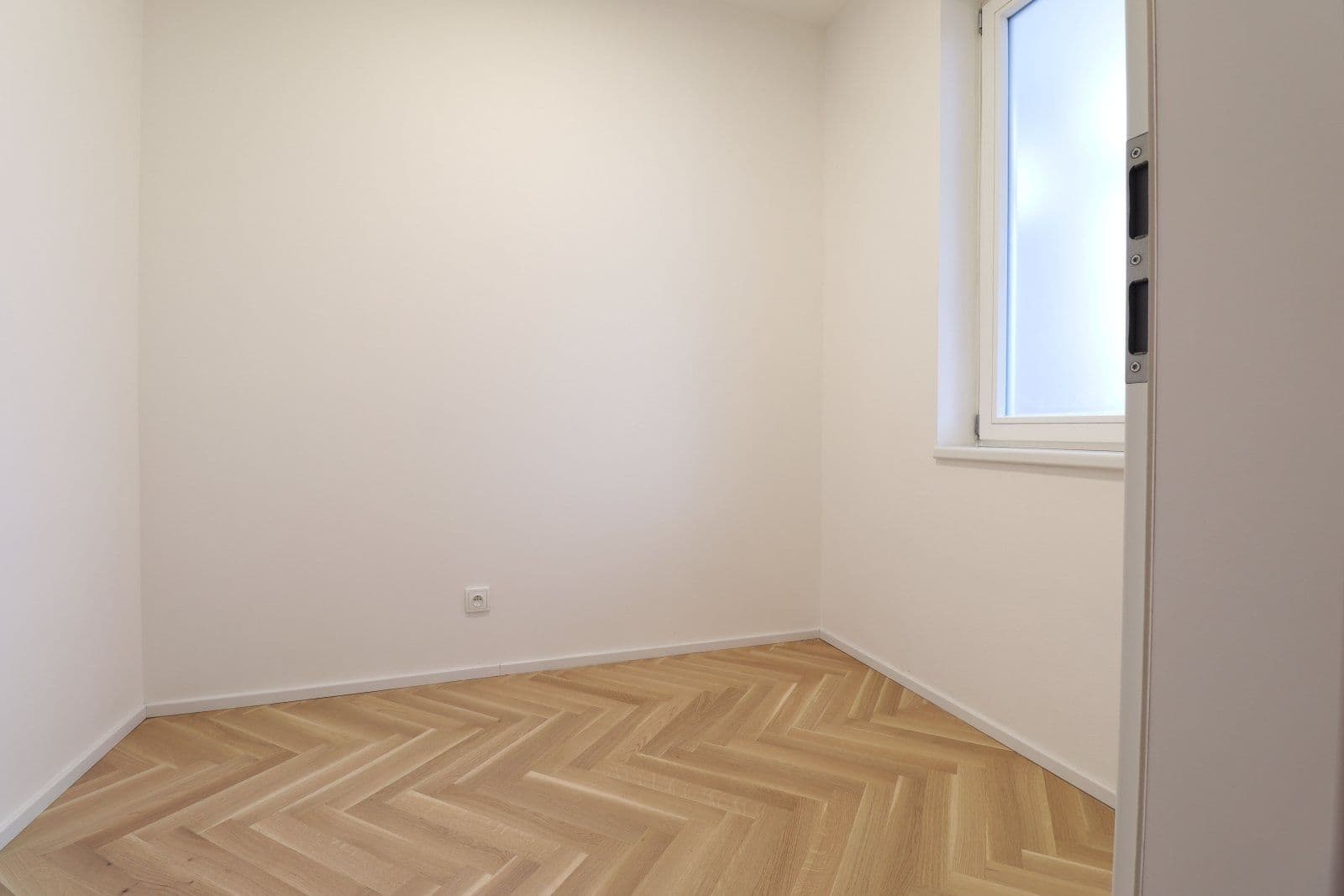 Pronájem bytu 3+kk 75 m², Křižíkova, Praha, Praha Pronájem bytu 3+kk 75 m², Křižíkova, Praha, Praha