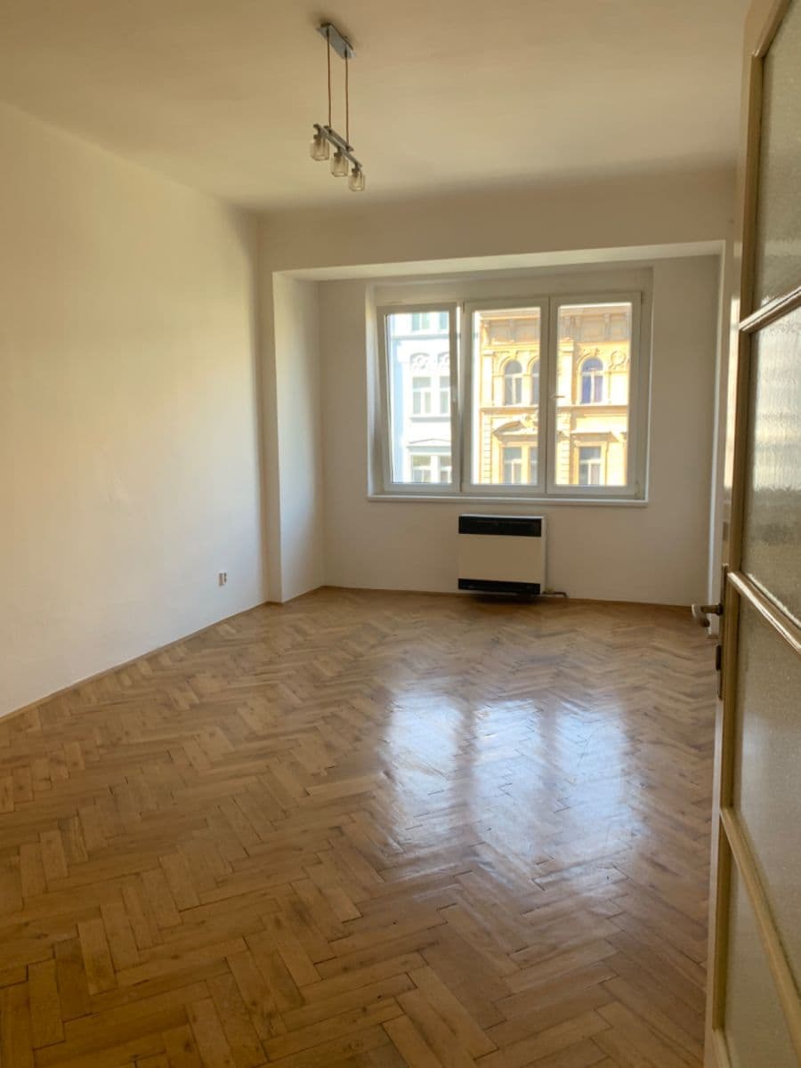 Pronájem bytu 2+kk 54 m², 28. pluku, Praha, Praha Pronájem bytu 2+kk 54 m², 28. pluku, Praha, Praha