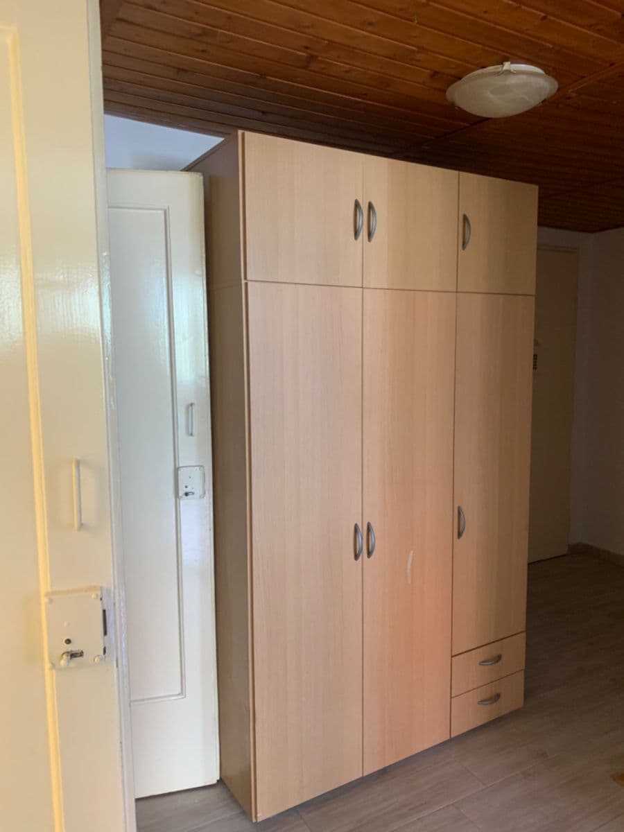Pronájem bytu 2+kk 54 m², 28. pluku, Praha, Praha Pronájem bytu 2+kk 54 m², 28. pluku, Praha, Praha