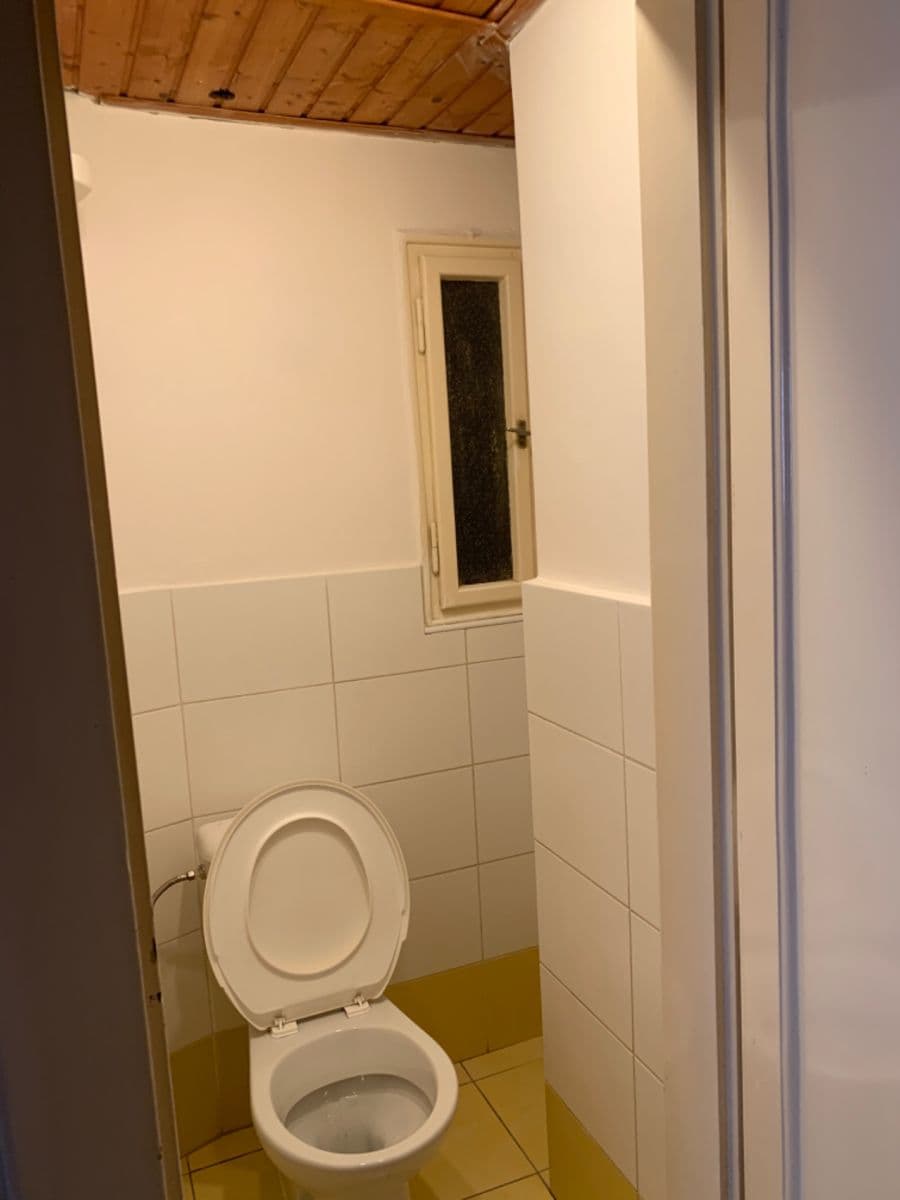 Pronájem bytu 2+kk 54 m², 28. pluku, Praha, Praha Pronájem bytu 2+kk 54 m², 28. pluku, Praha, Praha